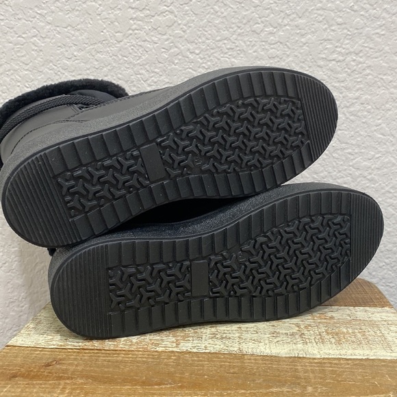 La Canadienne Emery Shearling Lined Boots - Picture 11 of 13